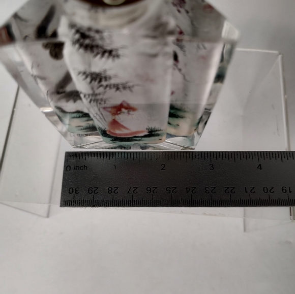 Vintage Kittens/Cats Signed Inside/Reverse Painted Snuff Triangle Bottle - Picture 7 of 10